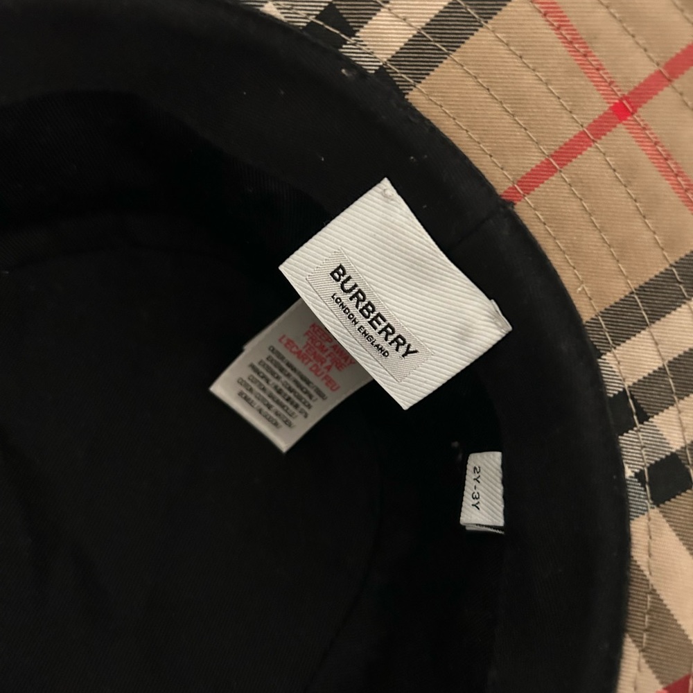 Burberry
Gabriel Vintage Check Bucket Hat